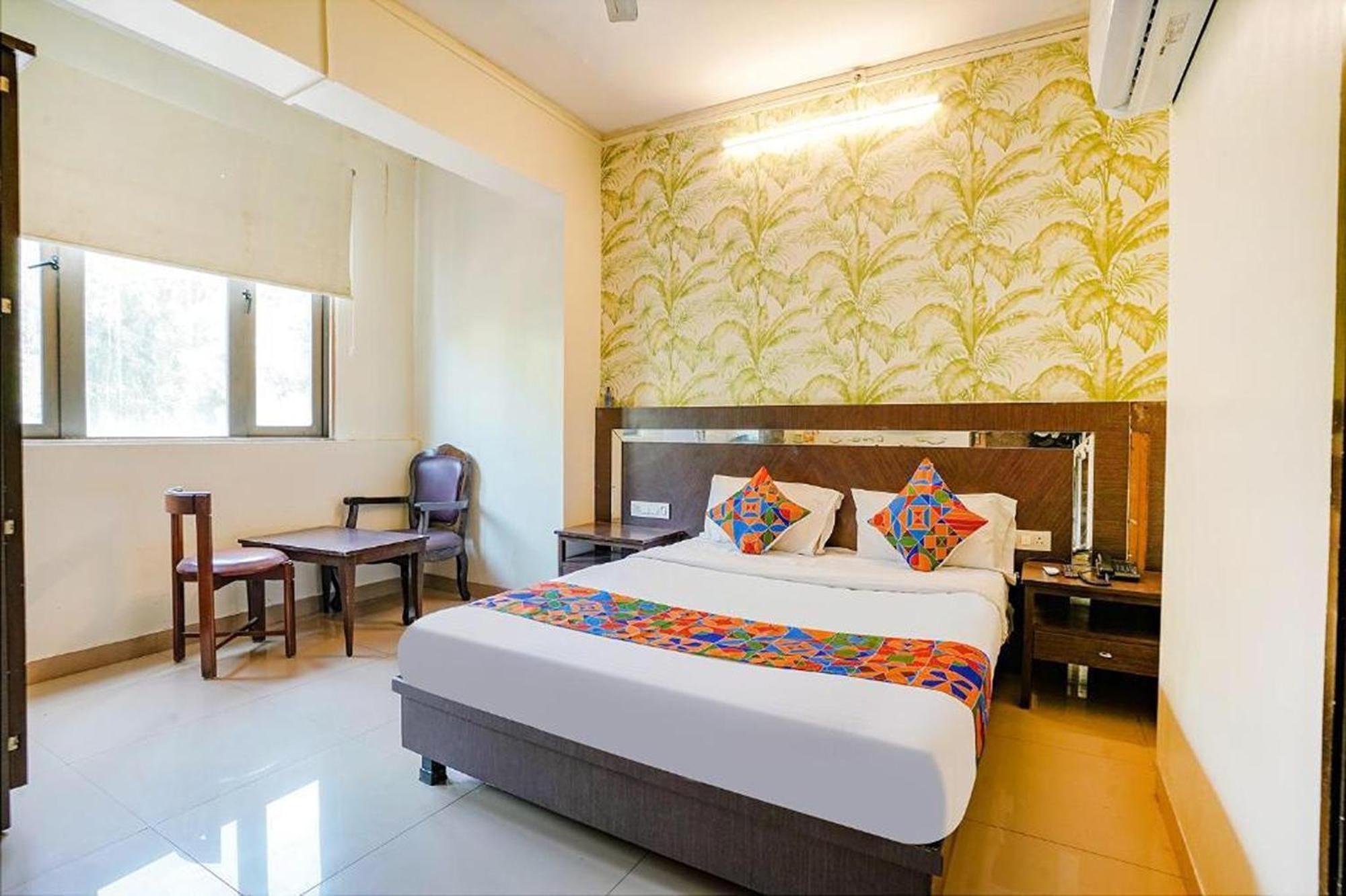 Hotel Gargi Deluxe Pune Luaran gambar